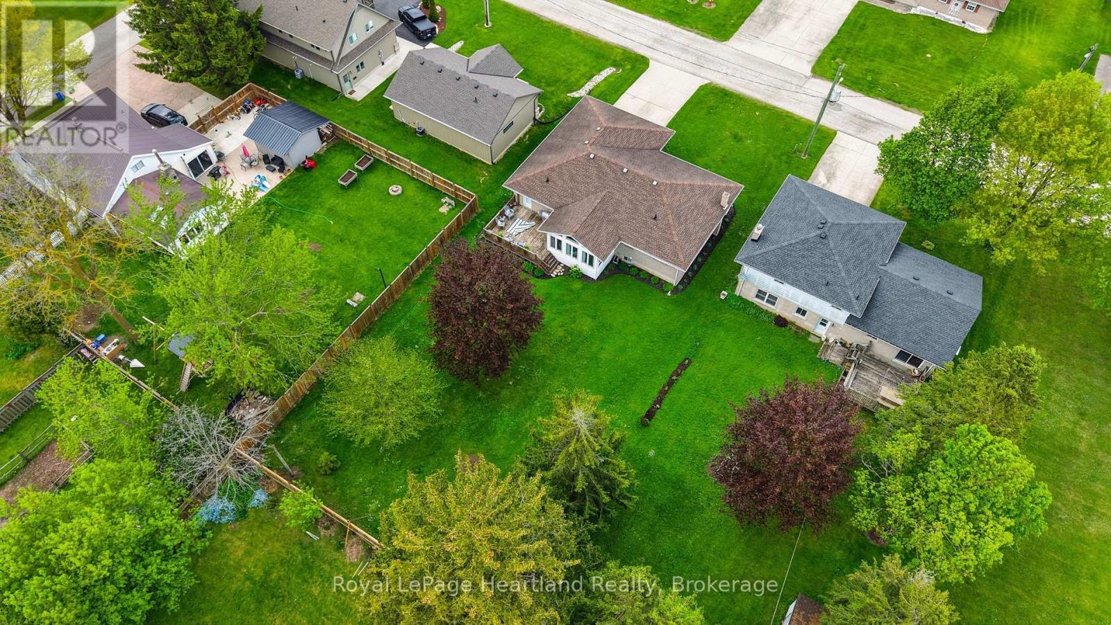 17 Brown Street N, Minto, Ontario  N0G 1M0 - Photo 48 - X13167826