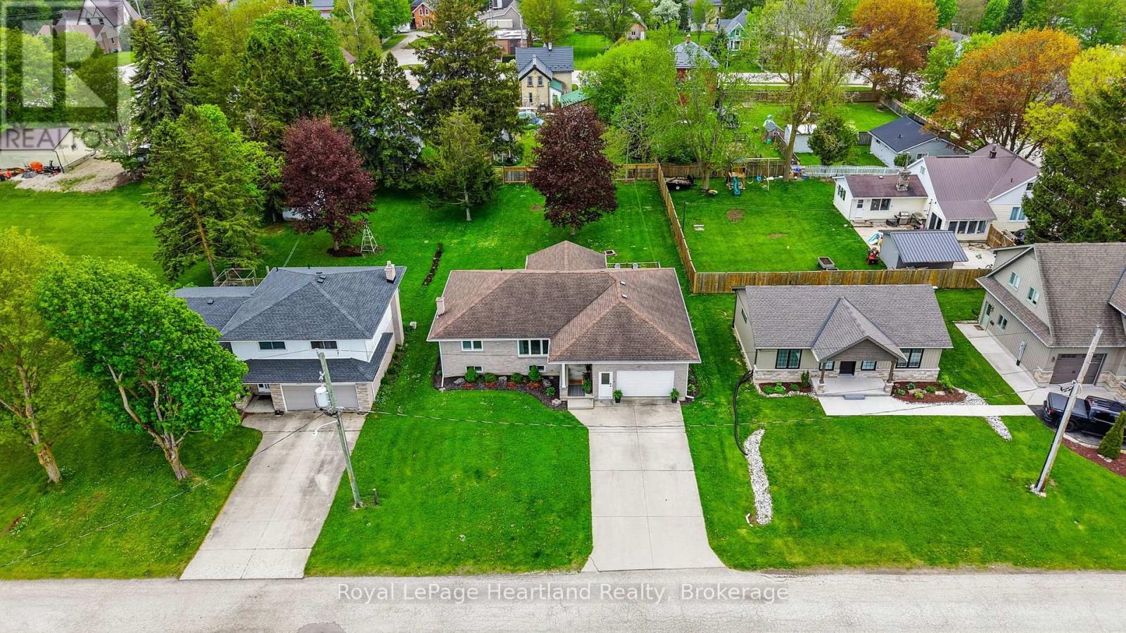 17 Brown Street N, Minto, Ontario  N0G 1M0 - Photo 49 - X13167826