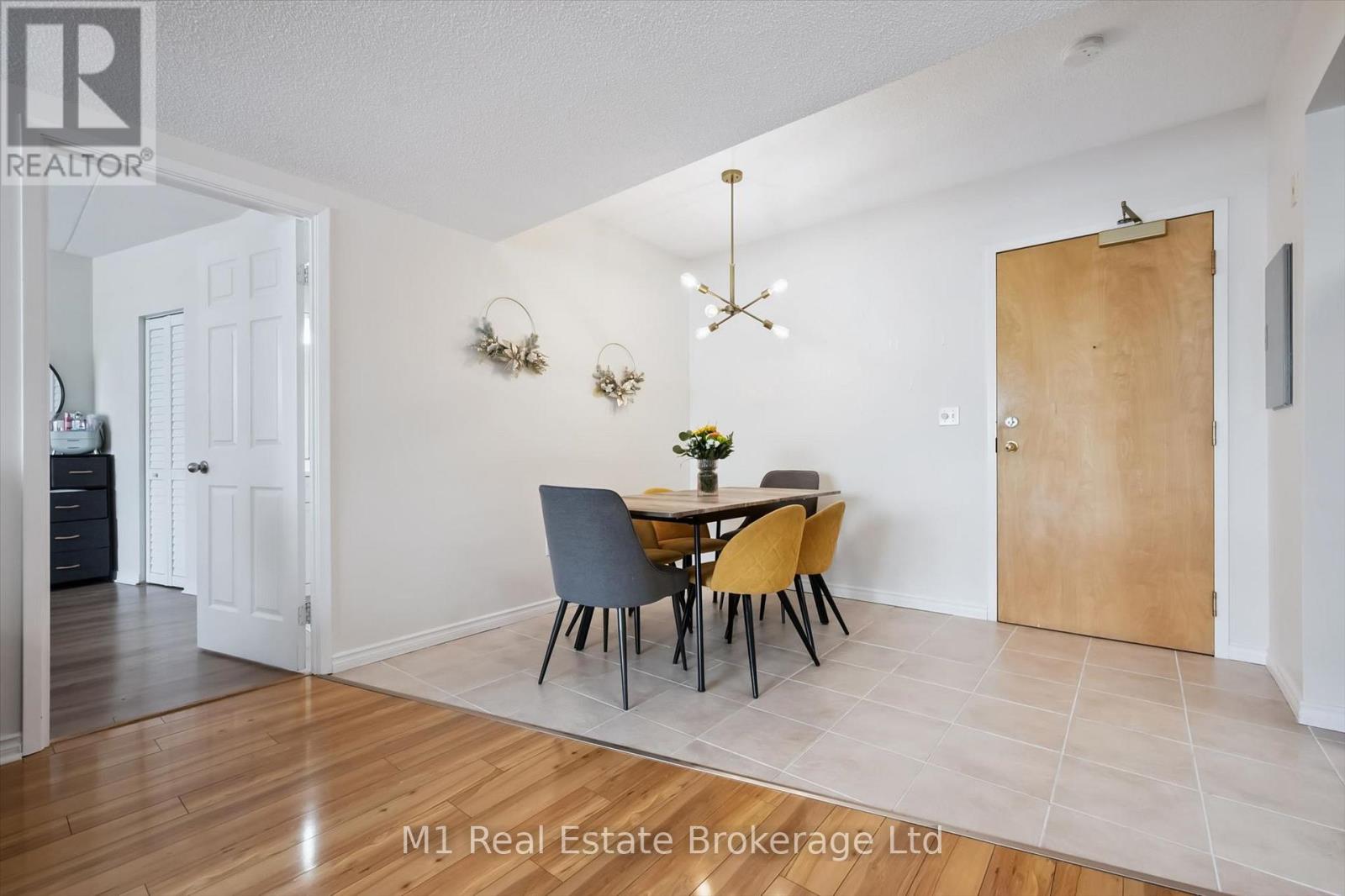 208 - 105 Bagot Street, Guelph, Ontario  N1H 8H4 - Photo 3 - X13168038