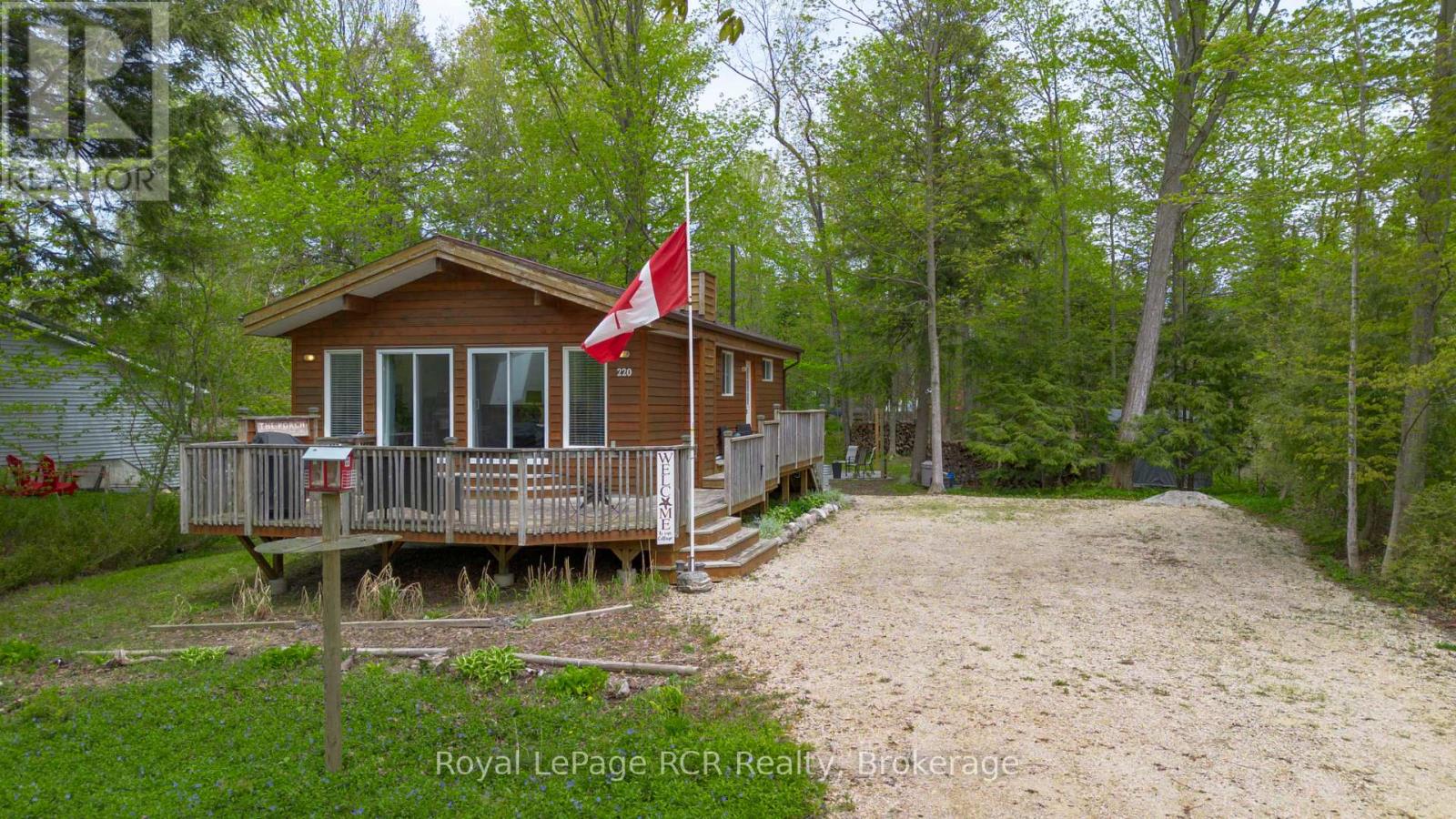 220 Shadywood Crescent, Huron-Kinloss, Ontario  N2Z 2X3 - Photo 2 - X13168860