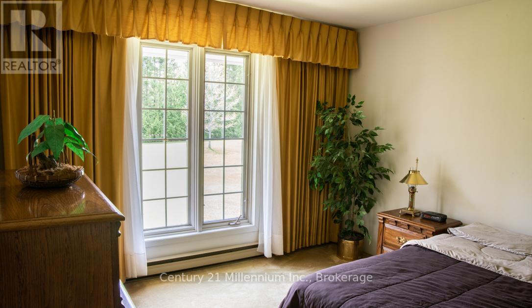 569025 6 Side Road, Blue Mountains, Ontario  N0H 2E0 - Photo 12 - X13169262