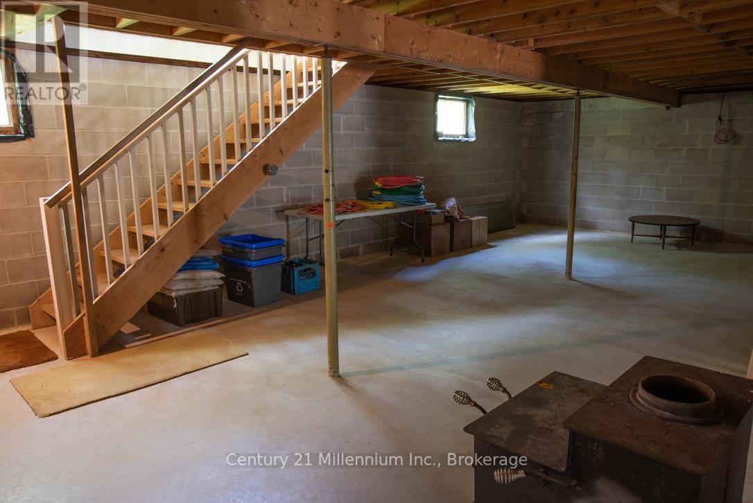 569025 6 Side Road, Blue Mountains, Ontario  N0H 2E0 - Photo 16 - X13169262