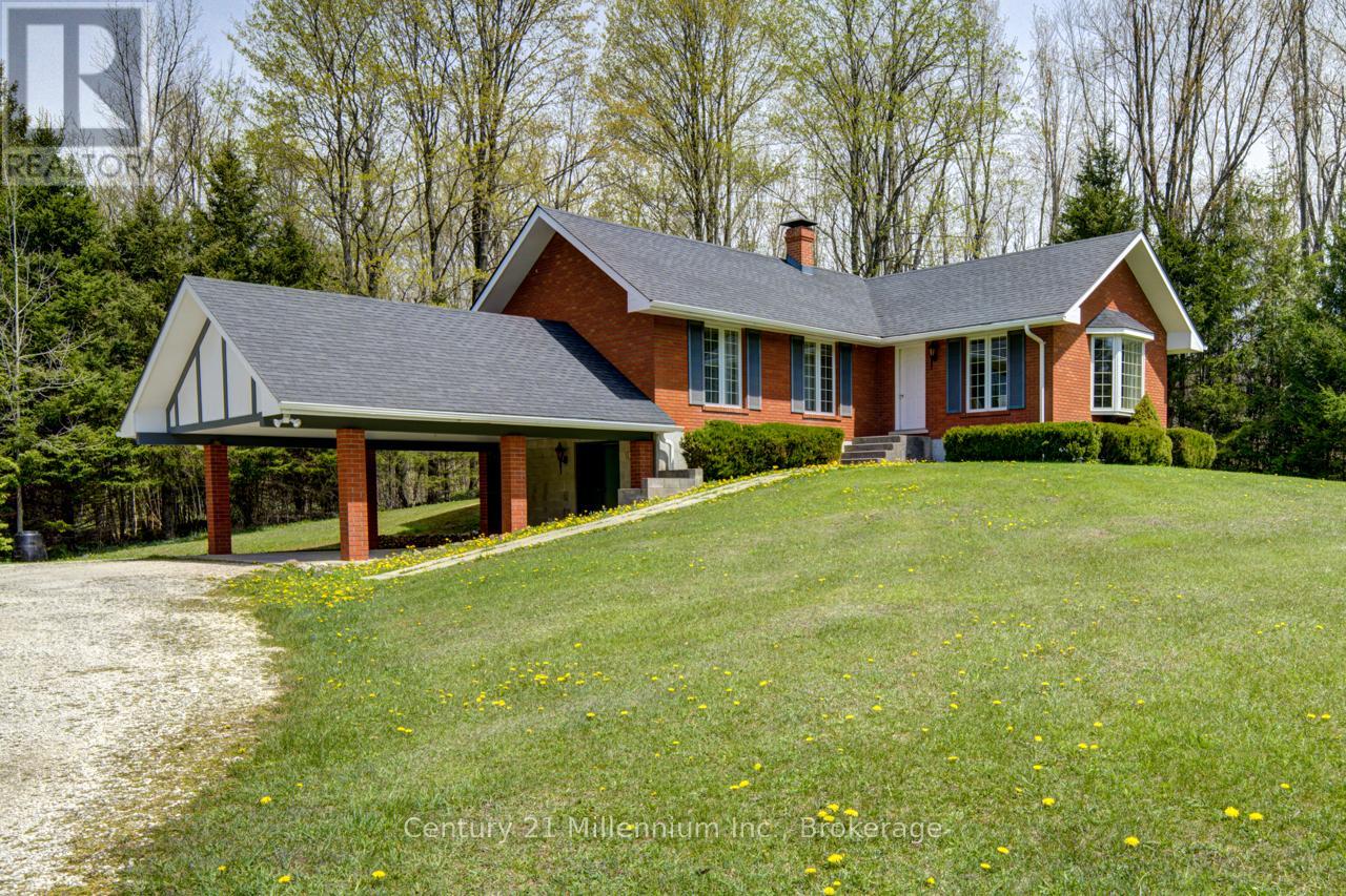 569025 6 Side Road, Blue Mountains, Ontario  N0H 2E0 - Photo 2 - X13169262
