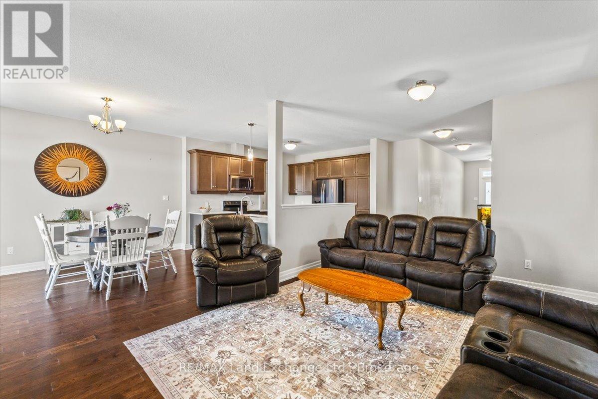 395 Mary Rose Avenue, Saugeen Shores, Ontario  N0H 2C3 - Photo 3 - X13169272