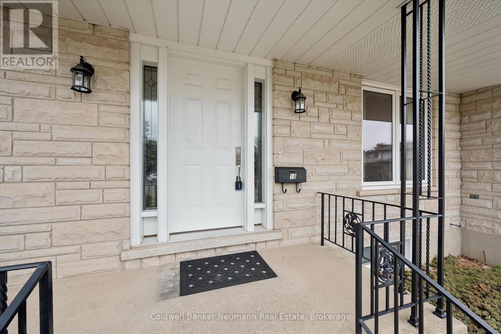 18 Carmine Place, Guelph, Ontario  N1E 3V1 - Photo 5 - X13169420