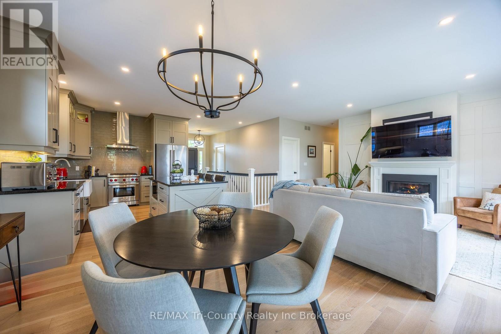 18 Belmont Avenue, Tillsonburg, Ontario  N4G 5W5 - Photo 8 - X13169684