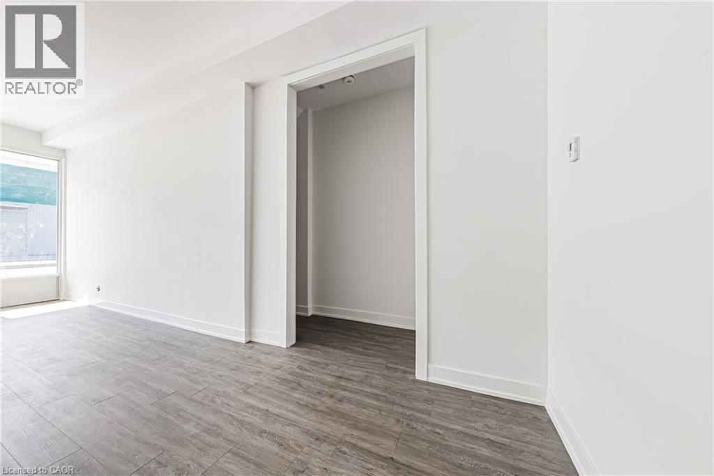 1127 Main Street E, Hamilton, Ontario  L8M 1P2 - Photo 9 - 40833175