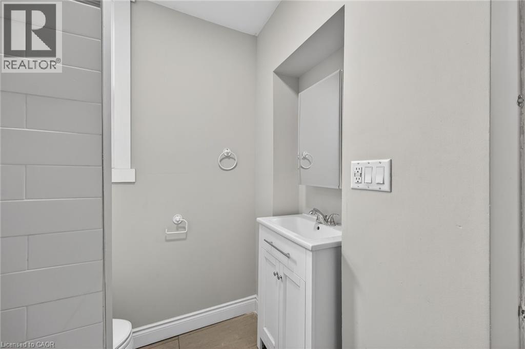 227 Sherman Avenue S, Hamilton, Ontario  L8M 2R2 - Photo 15 - 40833032