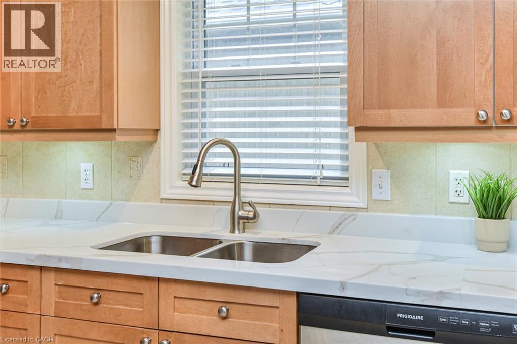 1060 Beach Boulevard, Hamilton, Ontario  L8H 6Z4 - Photo 11 - 40833246