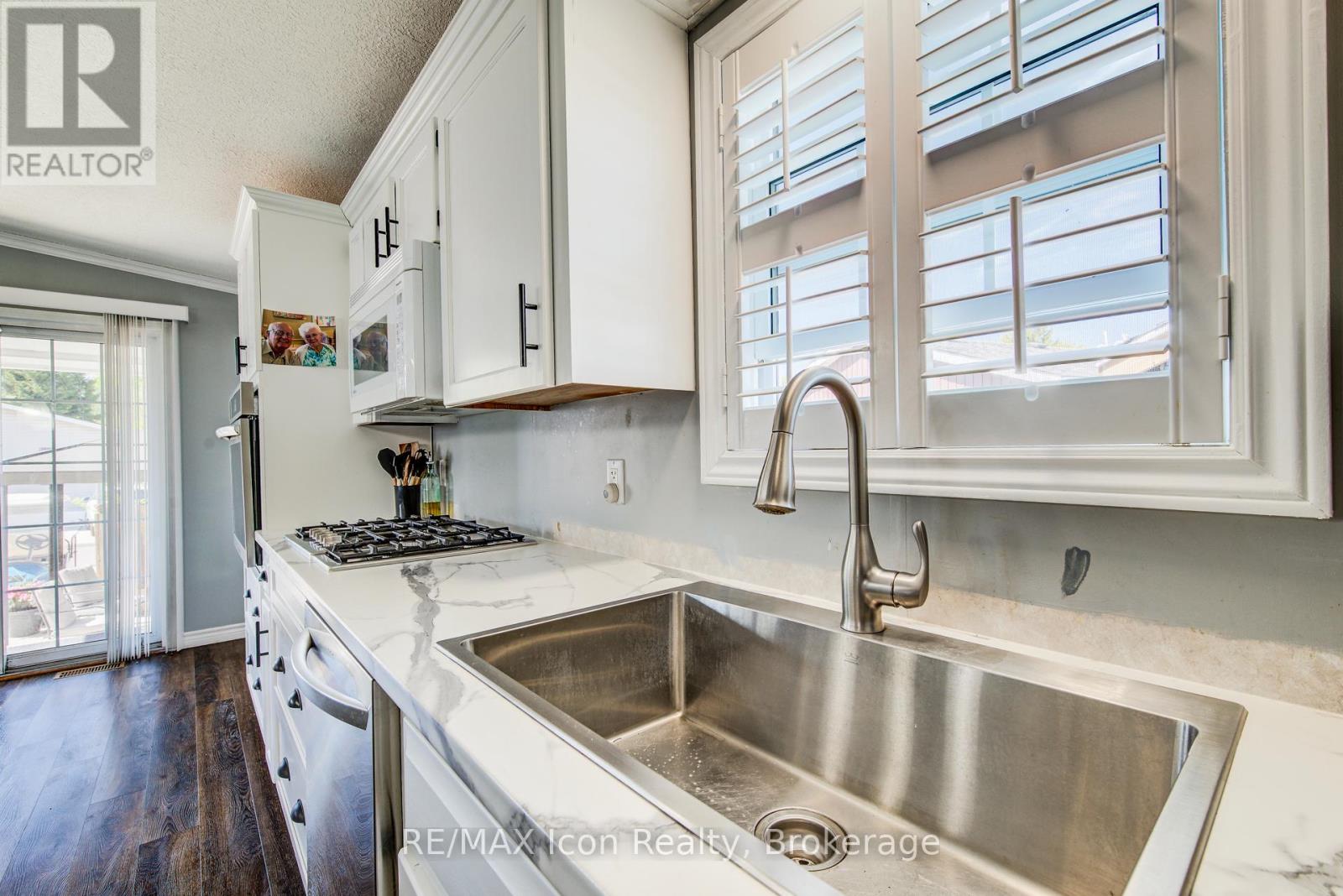 11 Hemlock Crescent, Puslinch, Ontario  N0B 2J0 - Photo 13 - X13171486