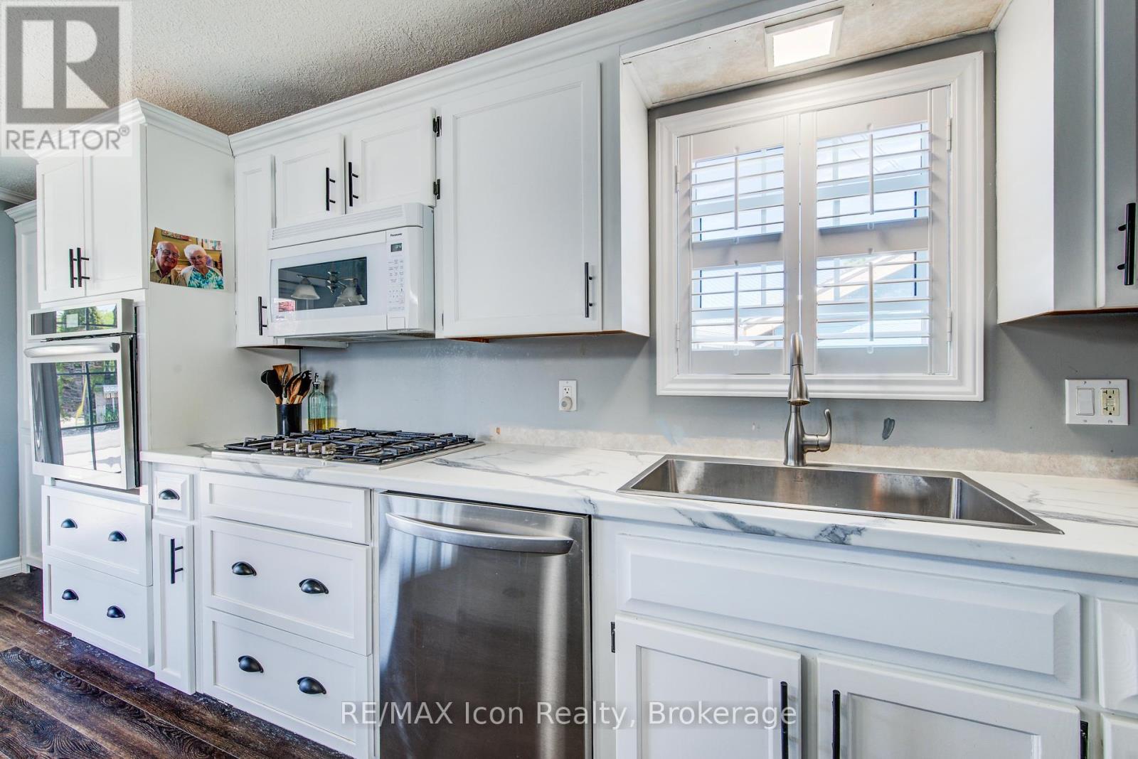 11 Hemlock Crescent, Puslinch, Ontario  N0B 2J0 - Photo 14 - X13171486