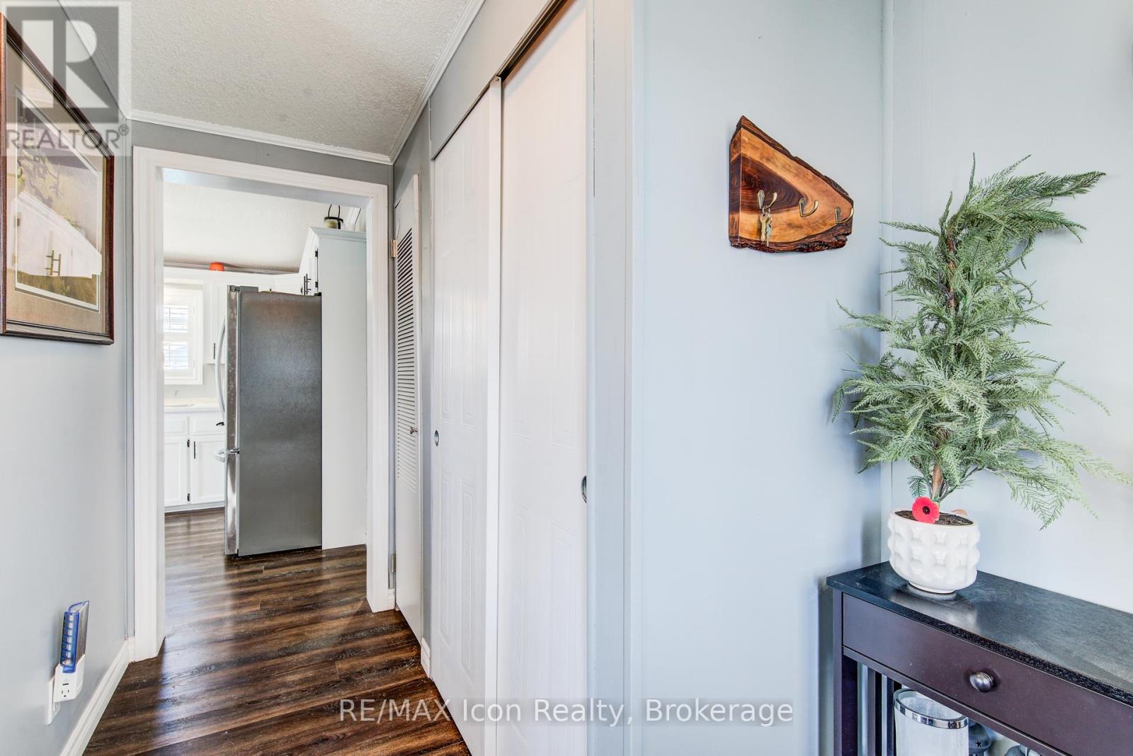 11 Hemlock Crescent, Puslinch, Ontario  N0B 2J0 - Photo 5 - X13171486