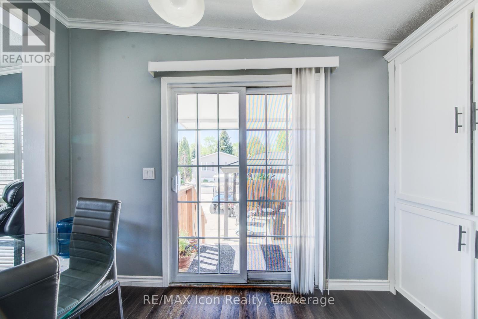 11 Hemlock Crescent, Puslinch, Ontario  N0B 2J0 - Photo 7 - X13171486