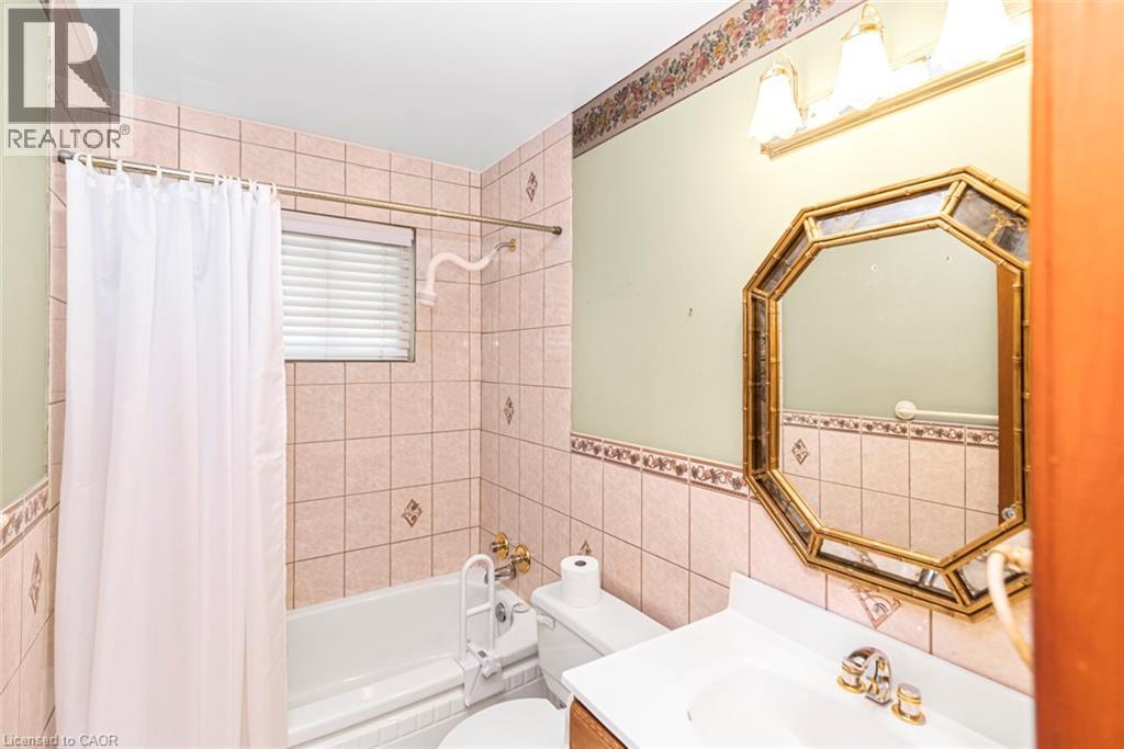 435 East 36th Street, Hamilton, Ontario  L8V 4A4 - Photo 18 - 40833389