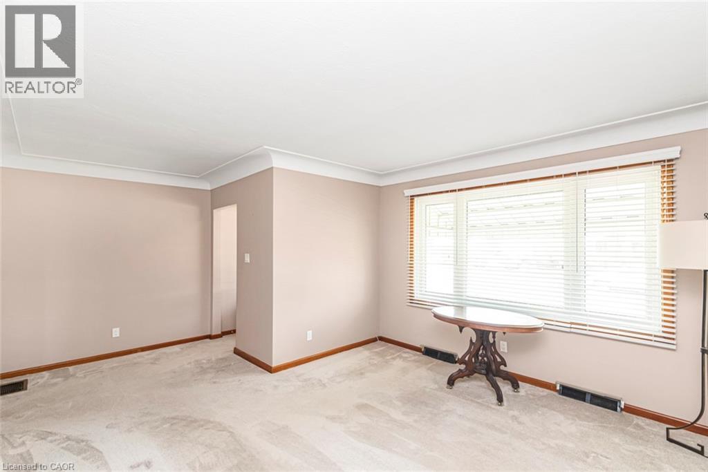435 East 36th Street, Hamilton, Ontario  L8V 4A4 - Photo 6 - 40833389