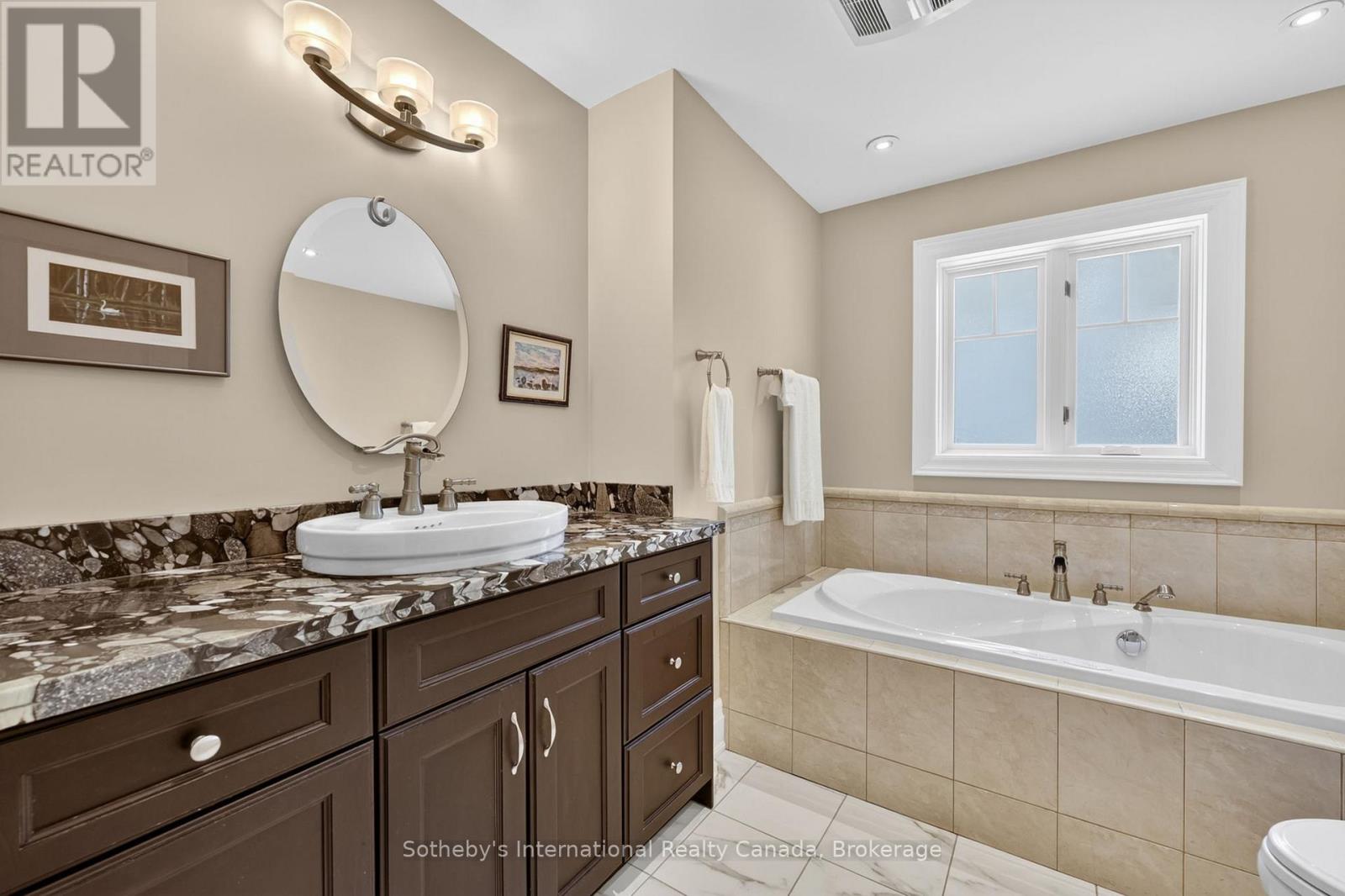 1036 River Road E, Wasaga Beach, Ontario  L9Z 2P7 - Photo 33 - S13171888