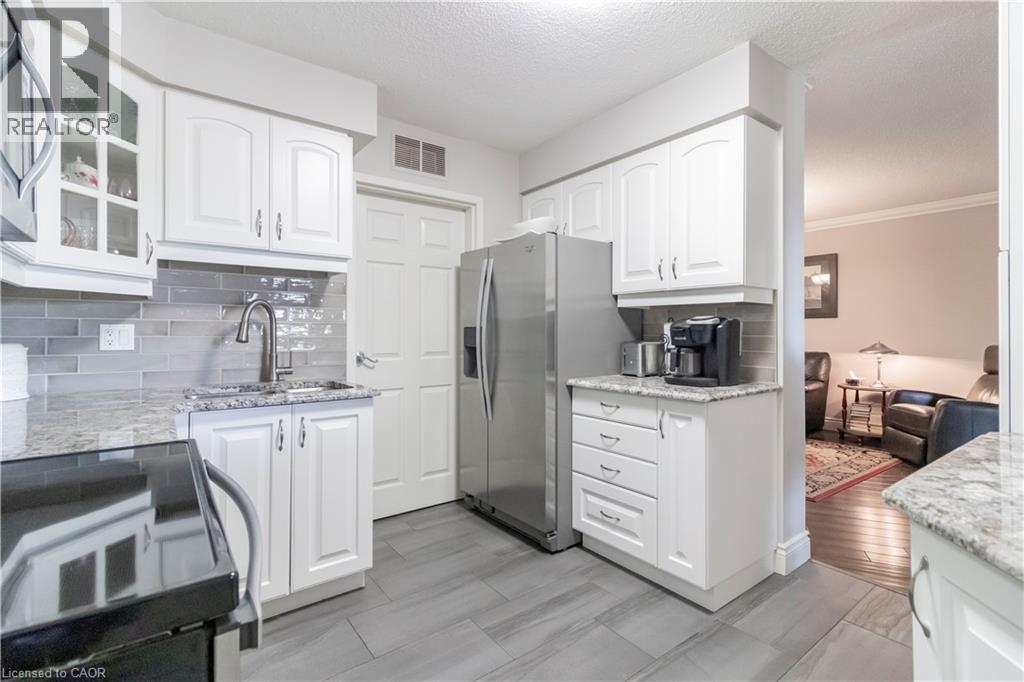 250 Glenridge Drive Unit# 401, Waterloo, Ontario  N2J 4H8 - Photo 2 - 40832970