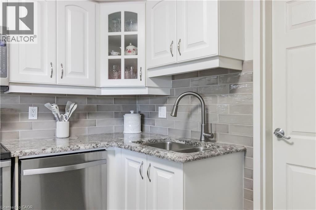 250 Glenridge Drive Unit# 401, Waterloo, Ontario  N2J 4H8 - Photo 3 - 40832970