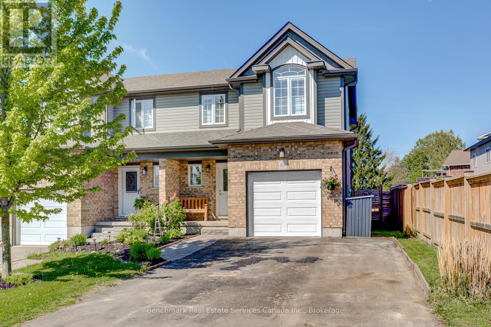 39 Leesboro Trail, Thames Centre, Ontario  N0M 2P0 - Photo 2 - X13172754