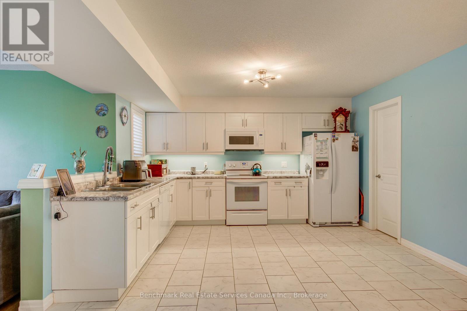 39 Leesboro Trail, Thames Centre, Ontario  N0M 2P0 - Photo 8 - X13172754
