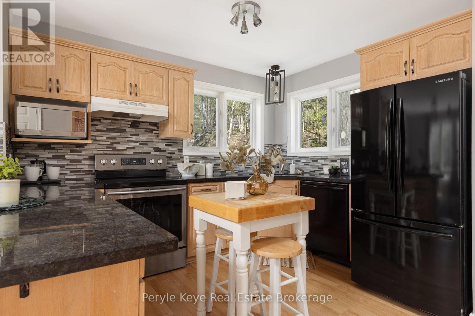 1042 Hillside Crescent, Lake Of Bays, Ontario  P1H 2J6 - Photo 36 - X13173096