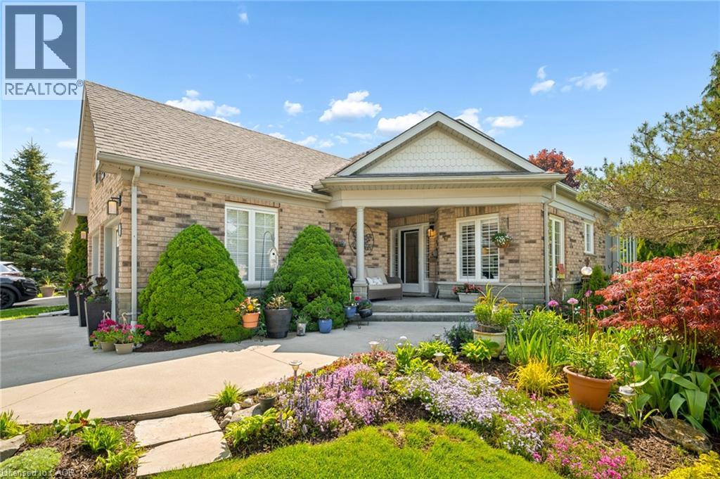 147 Reiber Court, Waterloo, Ontario  N2L 6N2 - Photo 3 - 40831155