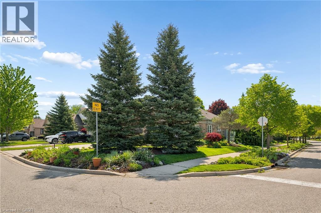 147 Reiber Court, Waterloo, Ontario  N2L 6N2 - Photo 5 - 40831155