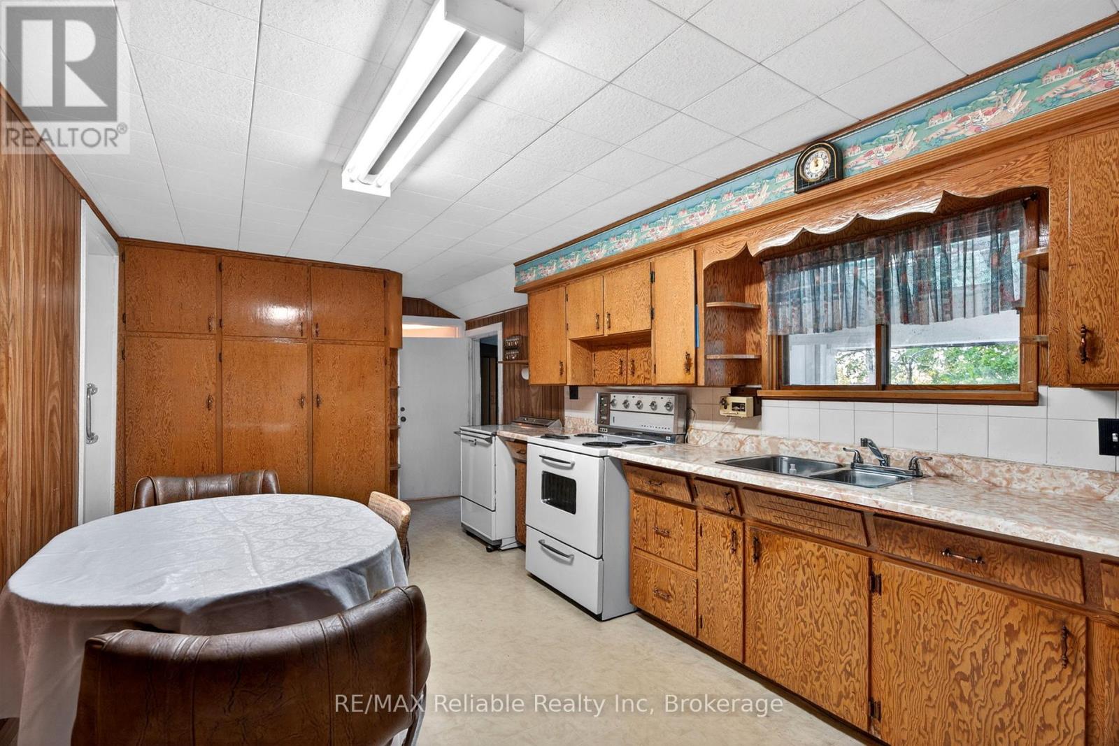 120 Victoria Street, Central Huron, Ontario  N0M 1L0 - Photo 12 - X13173516