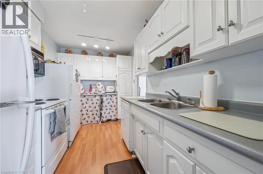 225 Harvard Place Unit# 1510, Waterloo, Ontario  N2J 4H4 - Photo 5 - 40833129