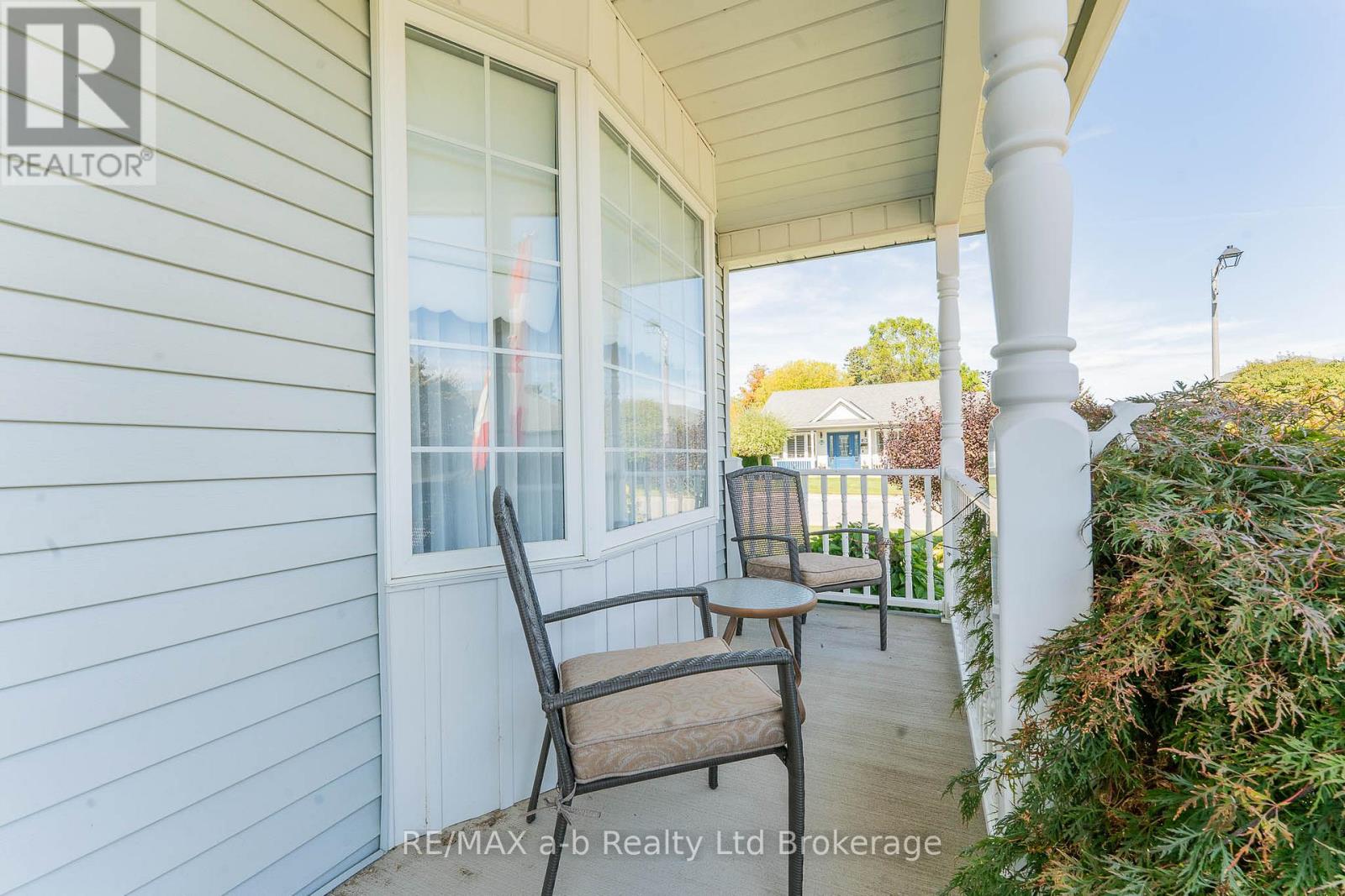 23 Armstrong Drive, Tillsonburg, Ontario  N4G 5T3 - Photo 4 - X13173688