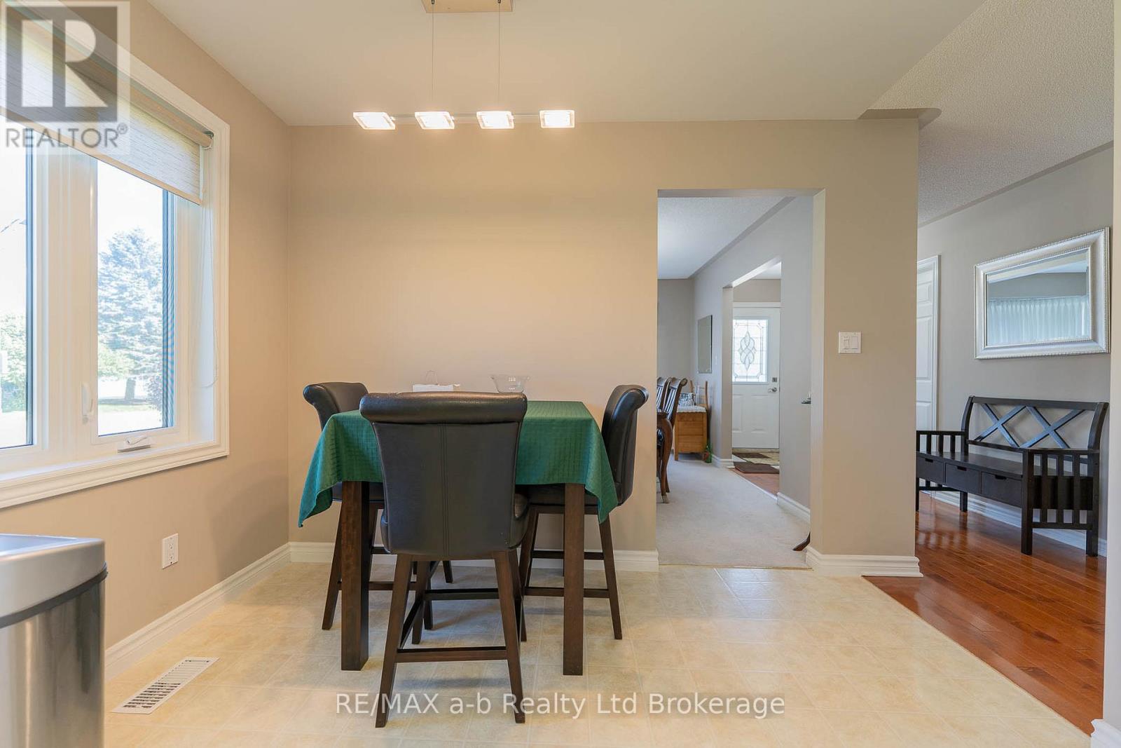 23 Armstrong Drive, Tillsonburg, Ontario  N4G 5T3 - Photo 9 - X13173688
