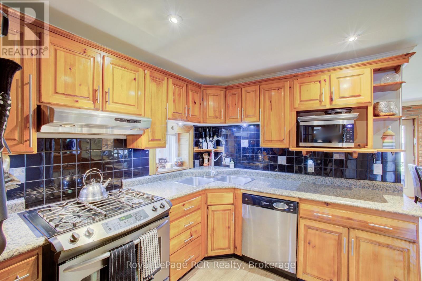 181 Georgina Street, Wellington North, Ontario  N0G 1A0 - Photo 14 - X13174568