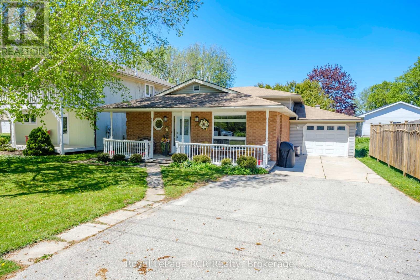 74 Grenville Street N, Saugeen Shores, Ontario  N0H 2L0 - Photo 2 - X13174854