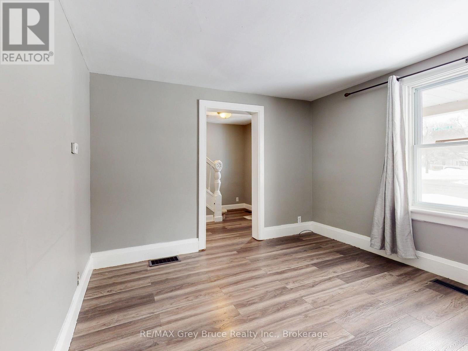 690 8th Street E, Owen Sound, Ontario  N4K 1L8 - Photo 12 - X13175288