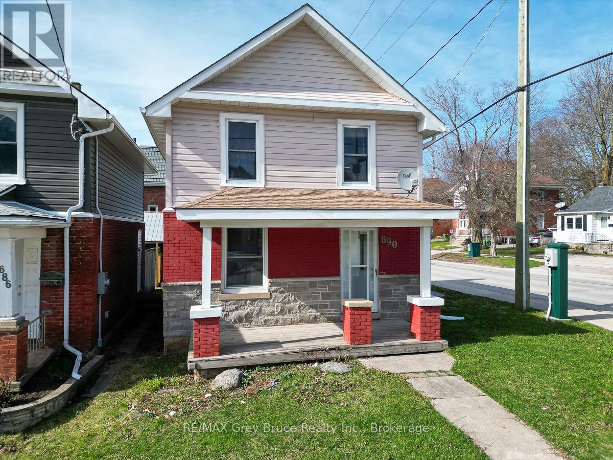 690 8th Street E, Owen Sound, Ontario  N4K 1L8 - Photo 2 - X13175288
