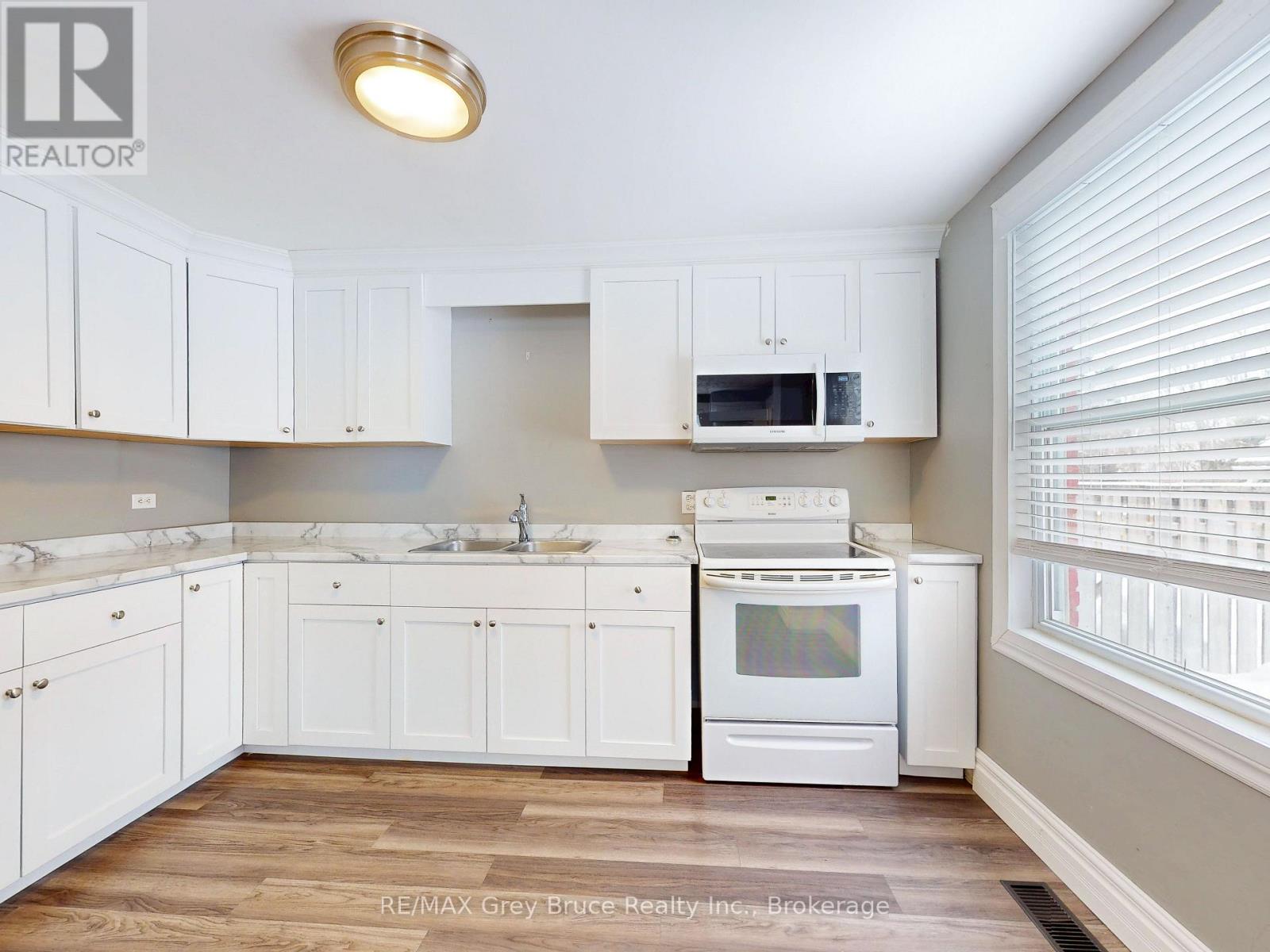 690 8th Street E, Owen Sound, Ontario  N4K 1L8 - Photo 7 - X13175288