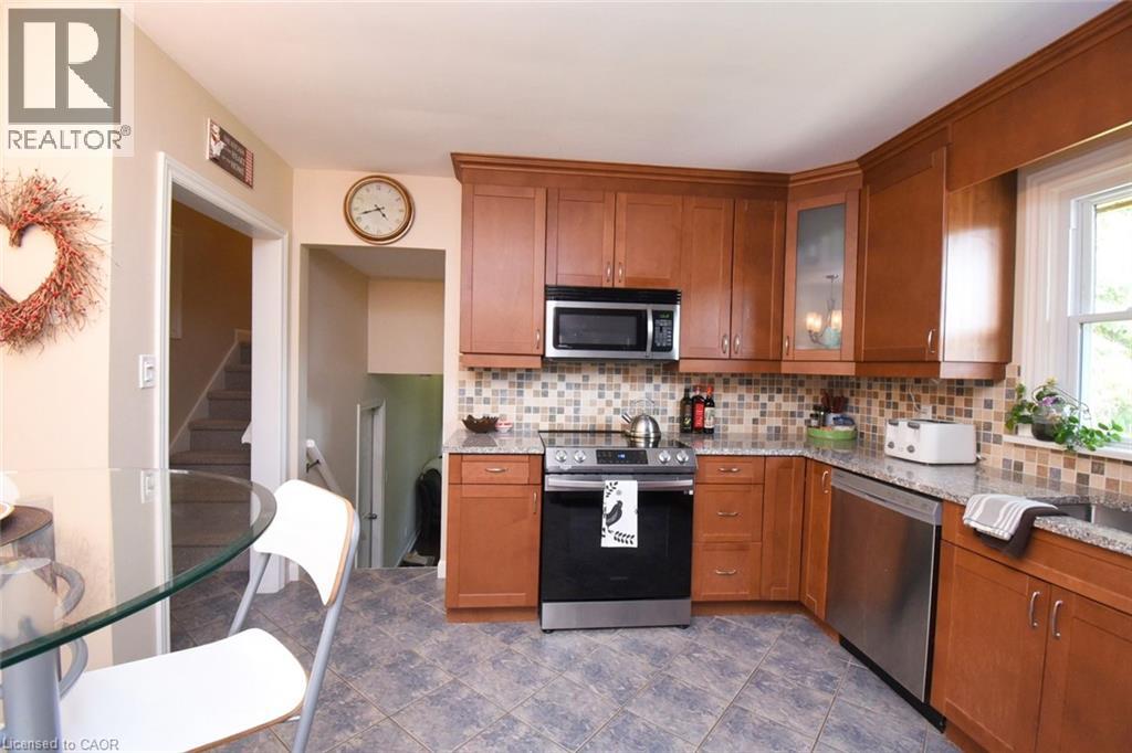 33 Burwell Avenue, Stoney Creek, Ontario  L8G 3L8 - Photo 12 - 40819541