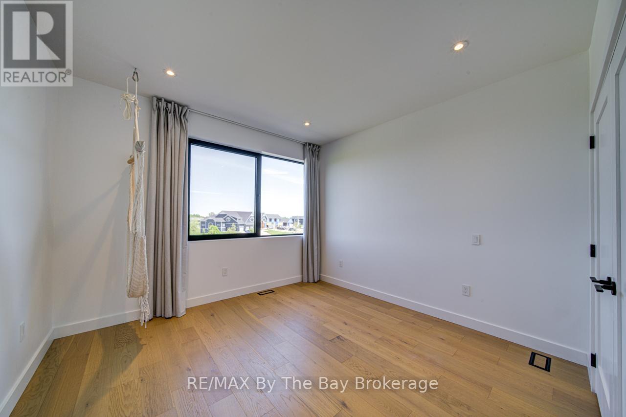 18 Raintree Court, Clearview, Ontario  L9Y 0K2 - Photo 43 - S13175748