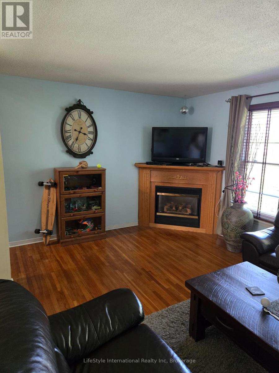 16 - 201 Silvercreek Parkway N, Guelph, Ontario  N1H 3T4 - Photo 12 - X13175848