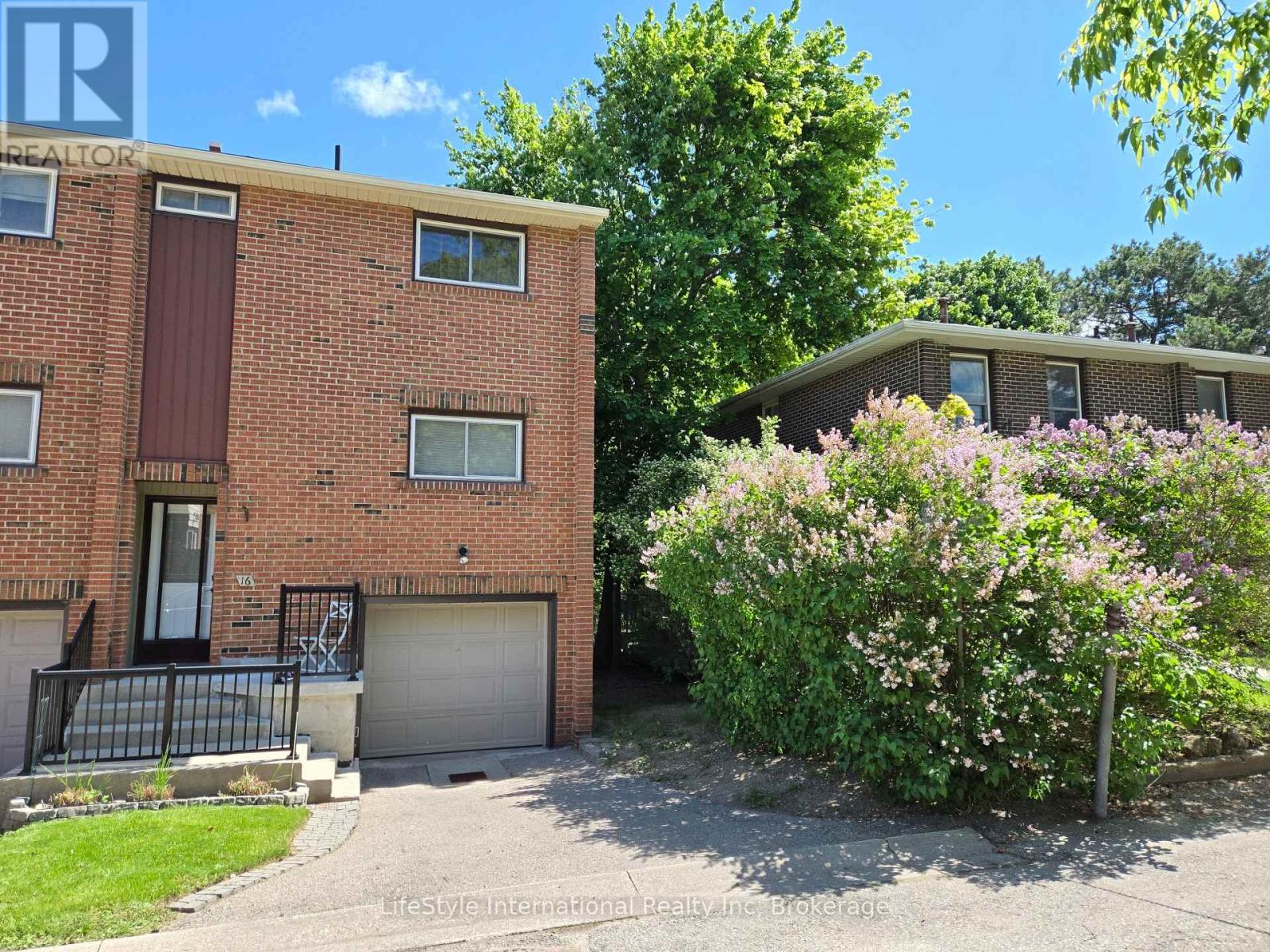 16 - 201 Silvercreek Parkway N, Guelph, Ontario  N1H 3T4 - Photo 2 - X13175848