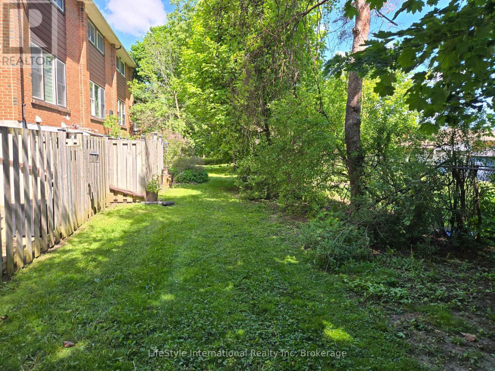 16 - 201 Silvercreek Parkway N, Guelph, Ontario  N1H 3T4 - Photo 32 - X13175848