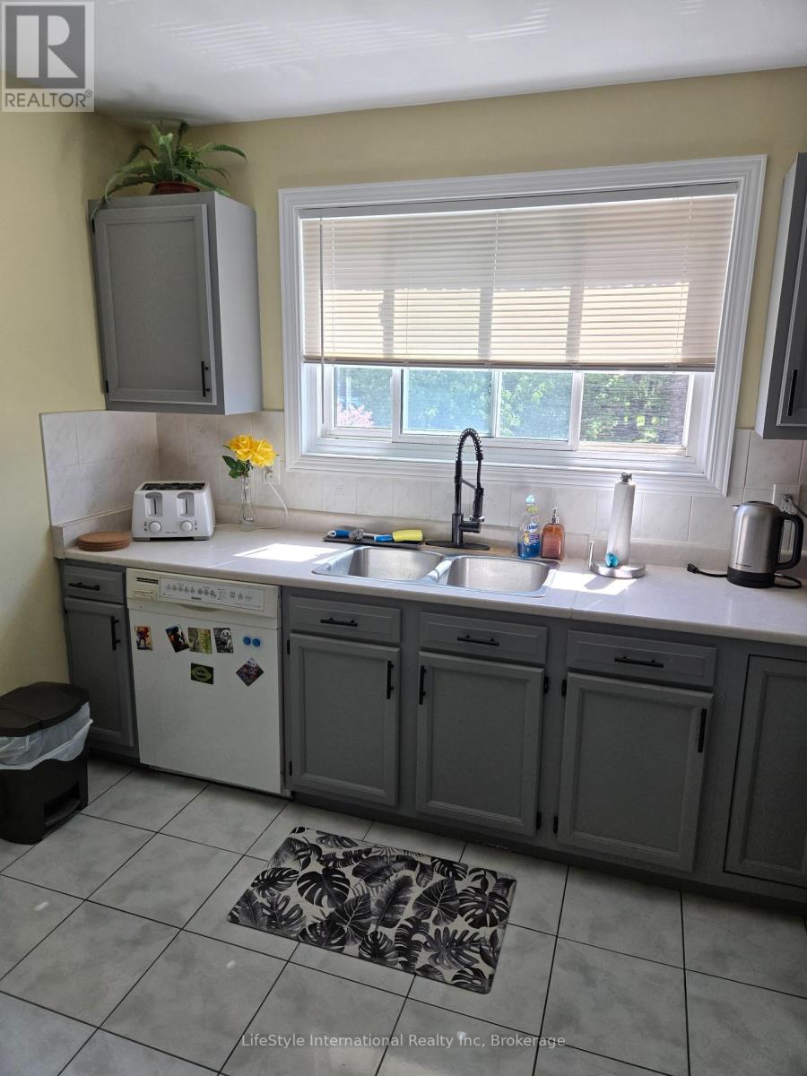16 - 201 Silvercreek Parkway N, Guelph, Ontario  N1H 3T4 - Photo 6 - X13175848
