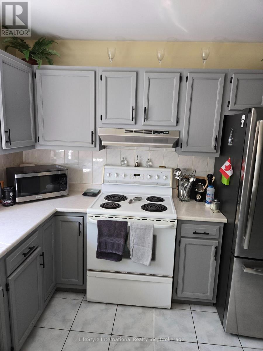 16 - 201 Silvercreek Parkway N, Guelph, Ontario  N1H 3T4 - Photo 7 - X13175848