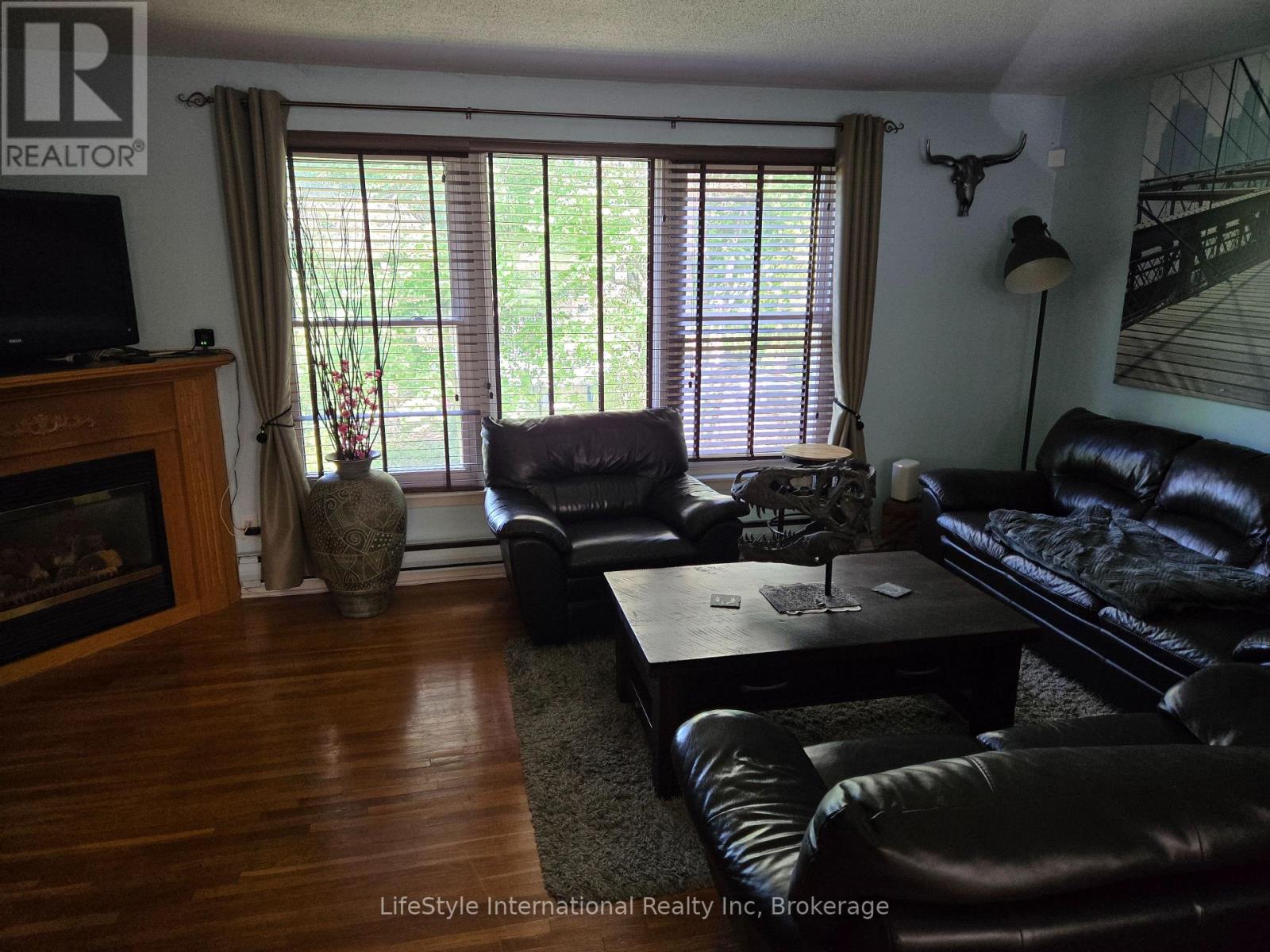 16 - 201 Silvercreek Parkway N, Guelph, Ontario  N1H 3T4 - Photo 9 - X13175848