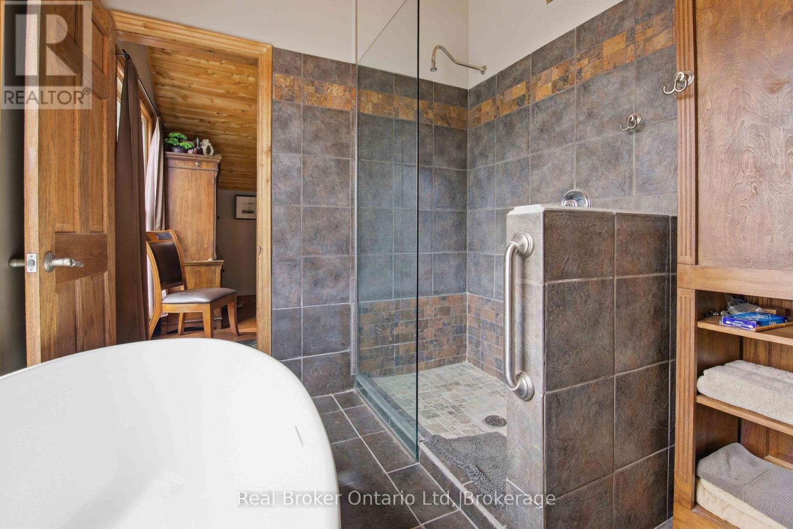 574 Mallory Beach Road, South Bruce Peninsula, Ontario  N0H 2T0 - Photo 16 - X13175942