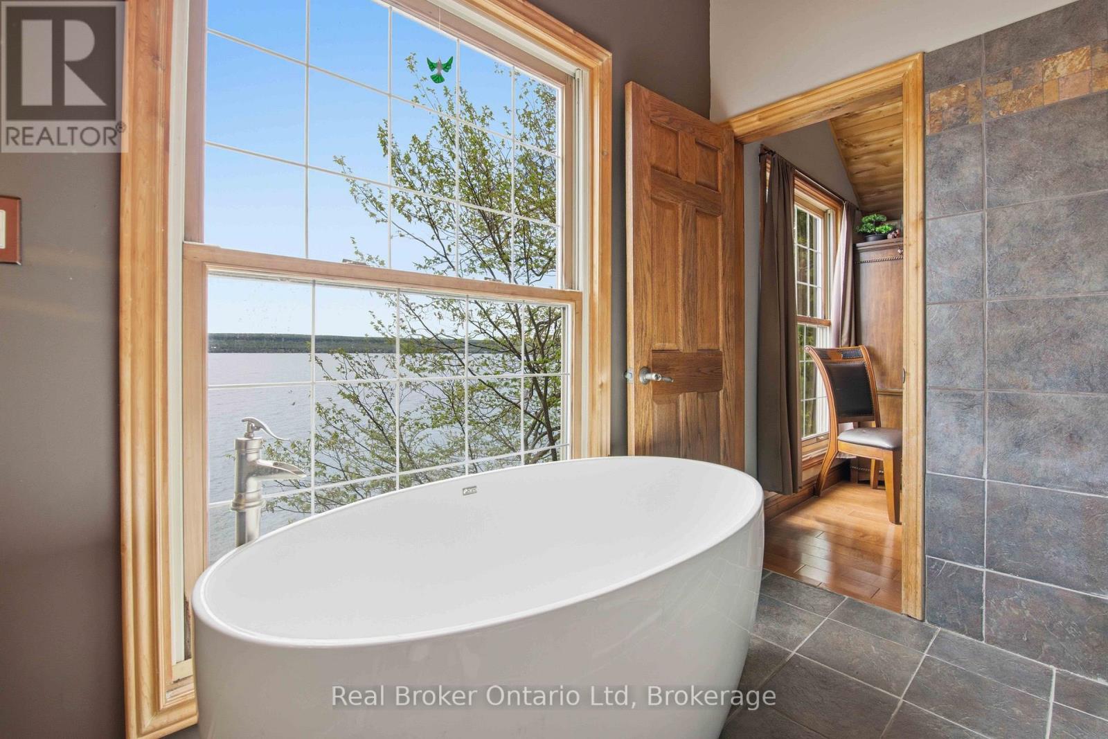 574 Mallory Beach Road, South Bruce Peninsula, Ontario  N0H 2T0 - Photo 17 - X13175942