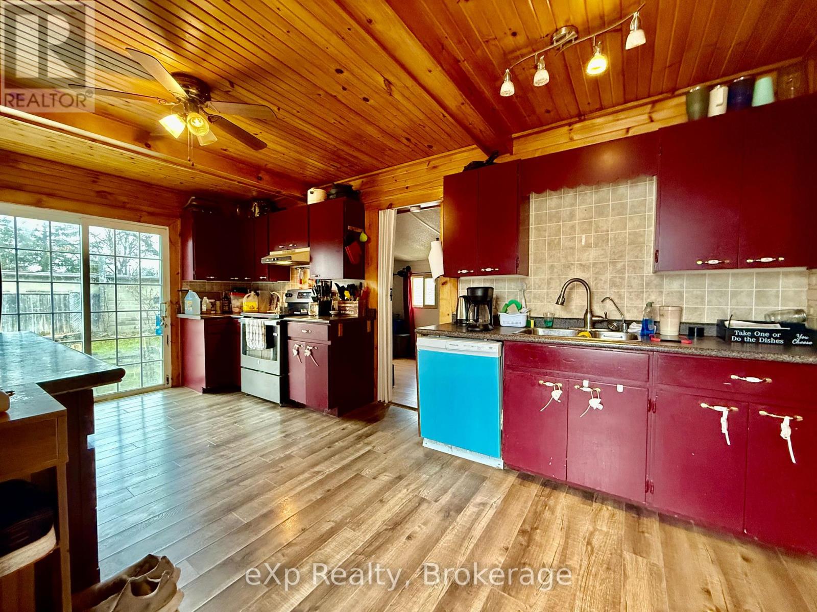 388 11th Street, Hanover, Ontario  N4N 1S5 - Photo 2 - X13176040