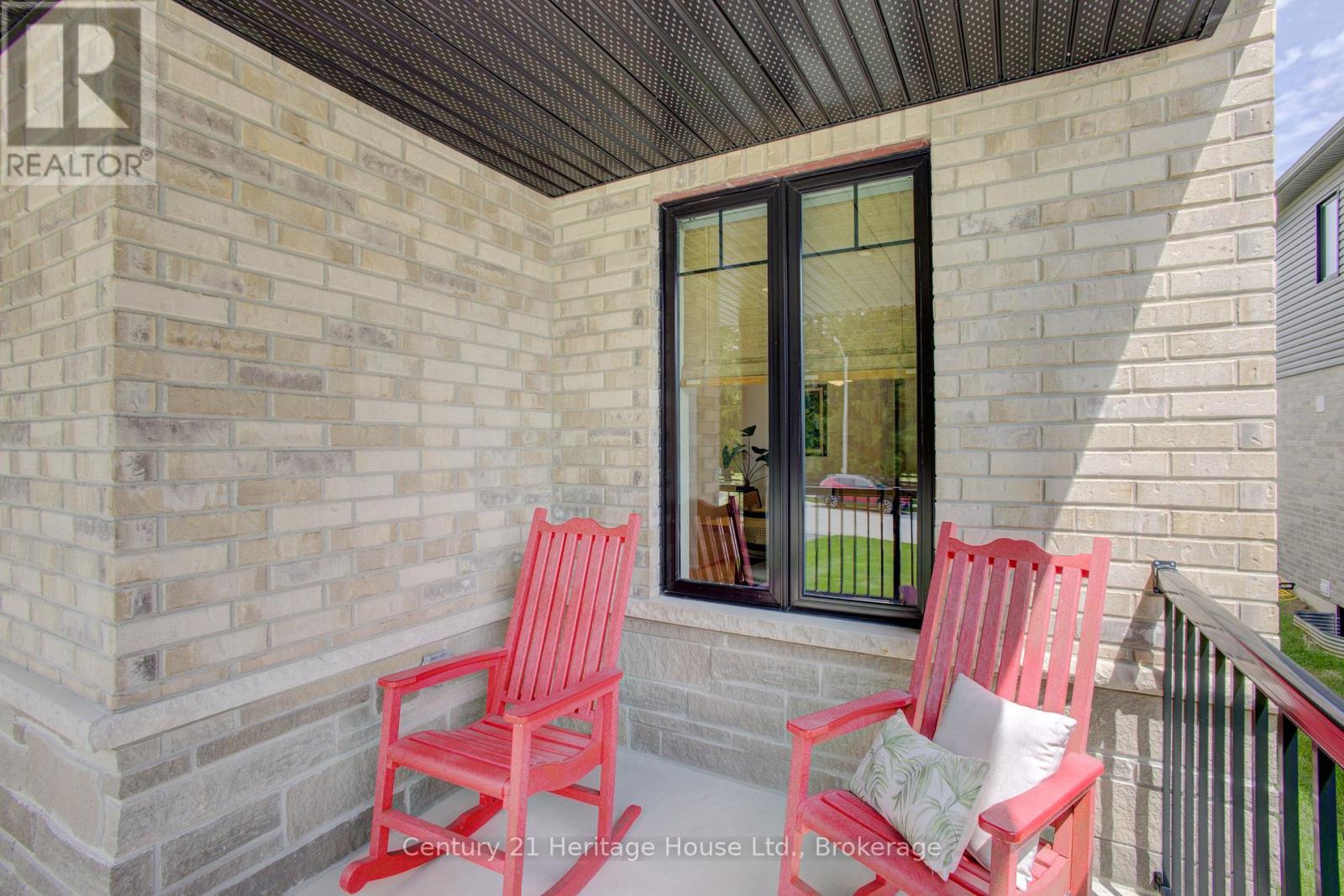 111 Eccles Avenue, West Grey, Ontario  N0G 1R0 - Photo 6 - X13176054