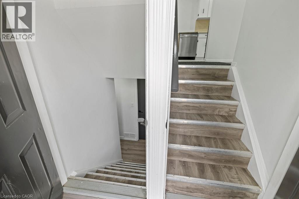 24 Tara Crescent, Thorold, Ontario  L2V 4M1 - Photo 5 - 40833773