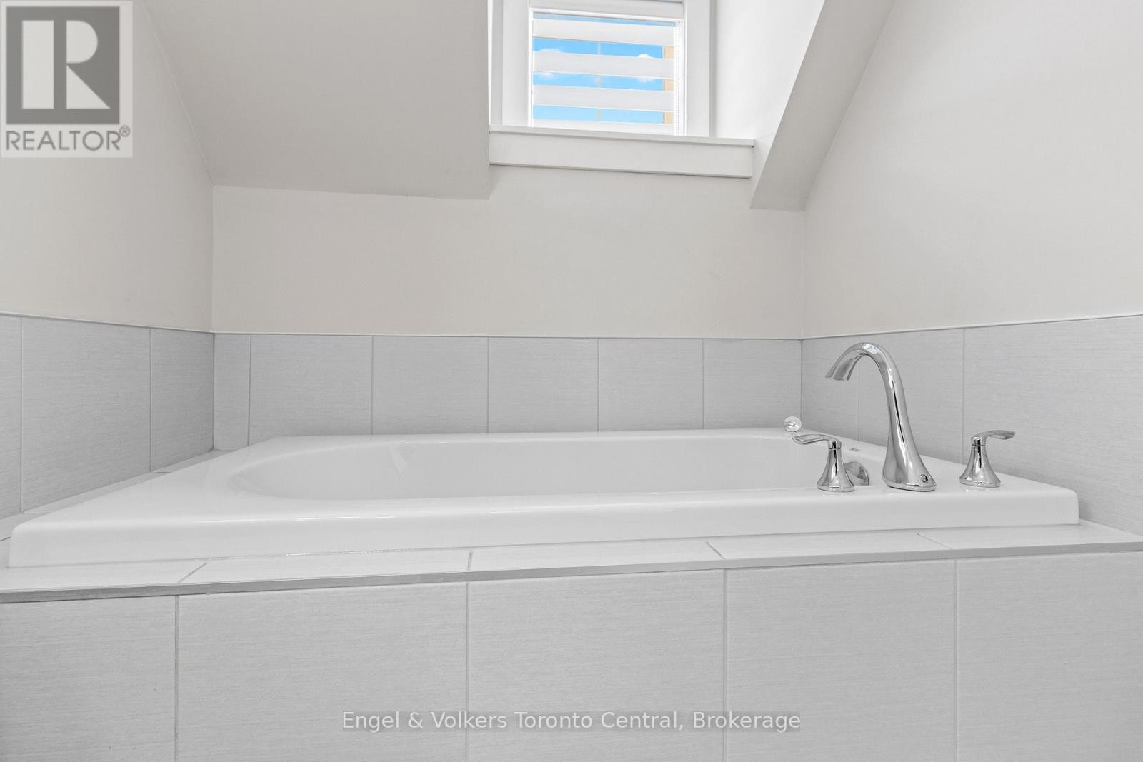 145 Sycamore Street, Blue Mountains, Ontario  L9Y 4E4 - Photo 29 - X13176986